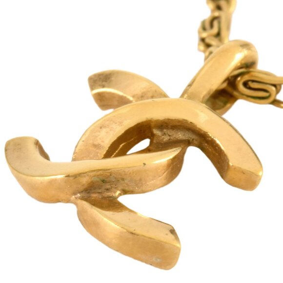 CHANEL Green Logo Necklace - Picture 4 of 6